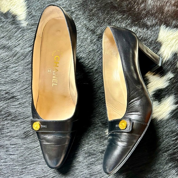 Authentic Chanel pumps - Picture 2 of 5